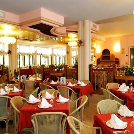 Hotel Park Oasi 4*