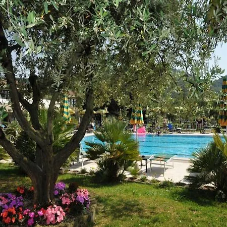 מלון Park Oasi 4*