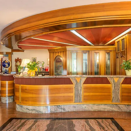 欧亚希公园酒店 加尔达