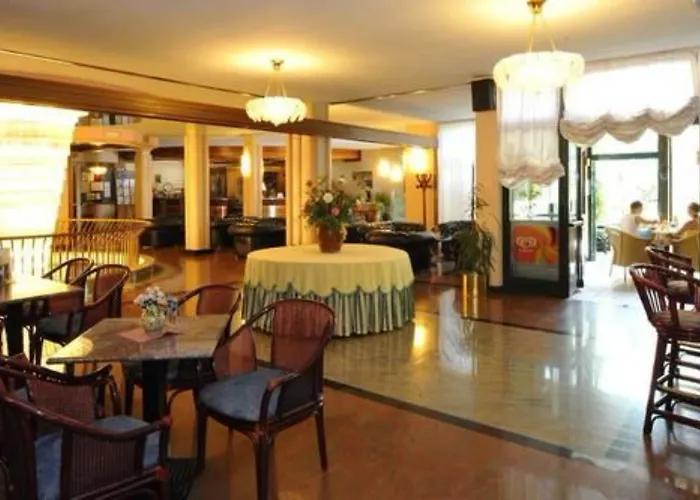 欧亚希公园酒店 加尔达