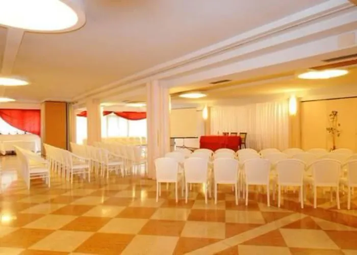 欧亚希公园酒店 4* 加尔达