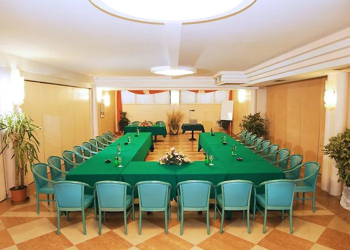 Park Oasi 4*